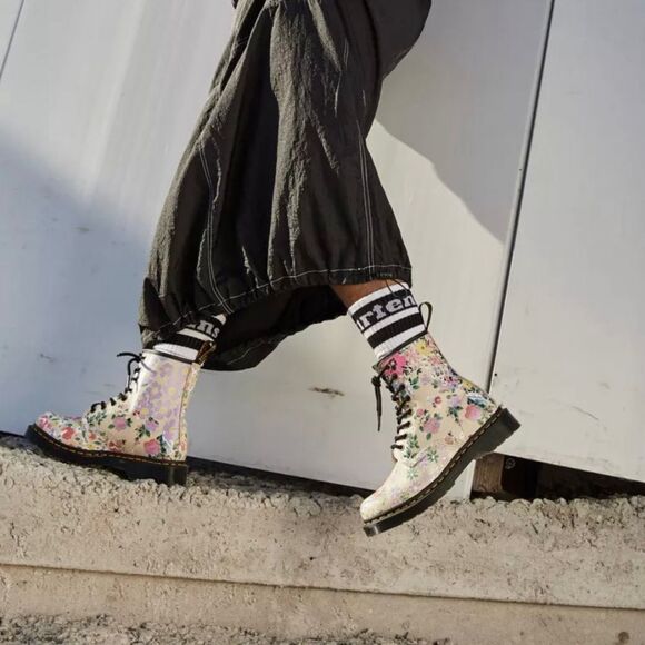 Dr. Martens 1460 Floral Mash Up Leather Lace Up Combat Boots Size 7 - Picture 3 of 12